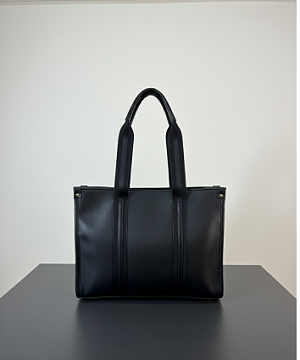 Tote bag with strap