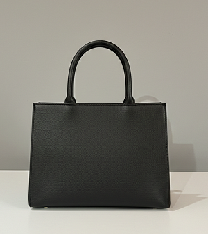 Black shoulder bag