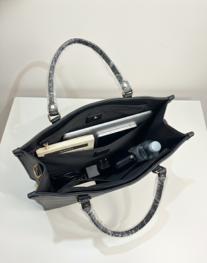 Black tote bag