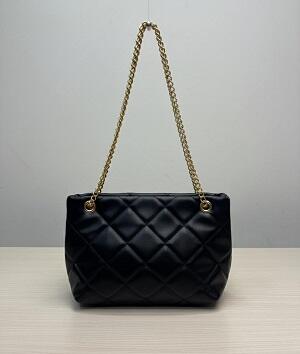 Black shoulder with chain bag